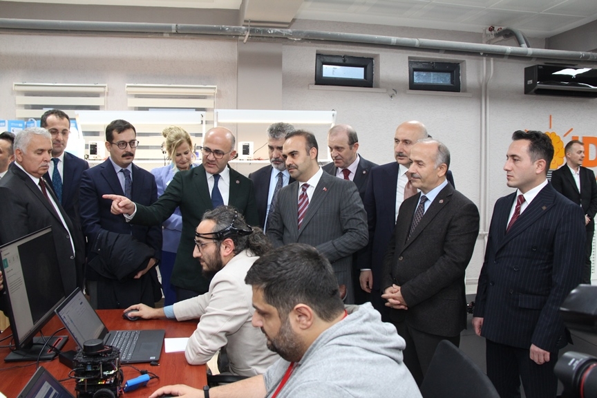 Yapay Zeka ve Robotik Kodlama Merkezi Açıldı