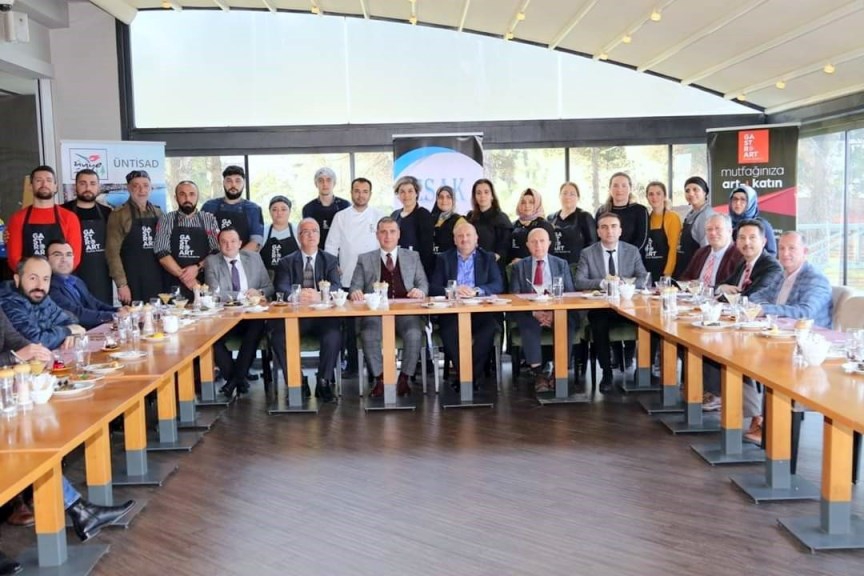 “Ünye’de Turizm Nitelikli İnsan Gücüyle Gelişiyor” Projesi Kapsamında Kursiyerler Hünerlerini Sergiledi